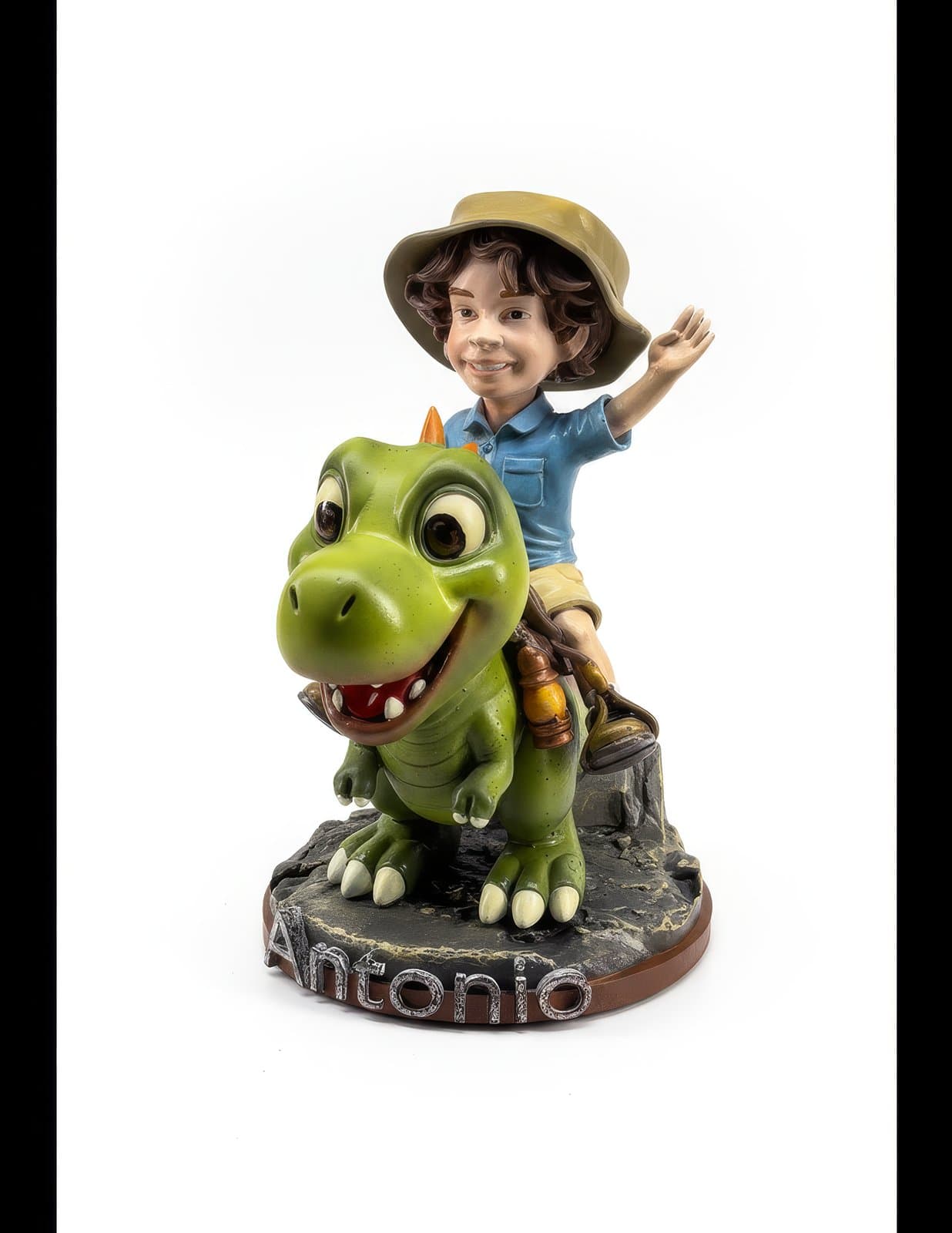 Miniatura personalizada de um menino montado num dinossauro